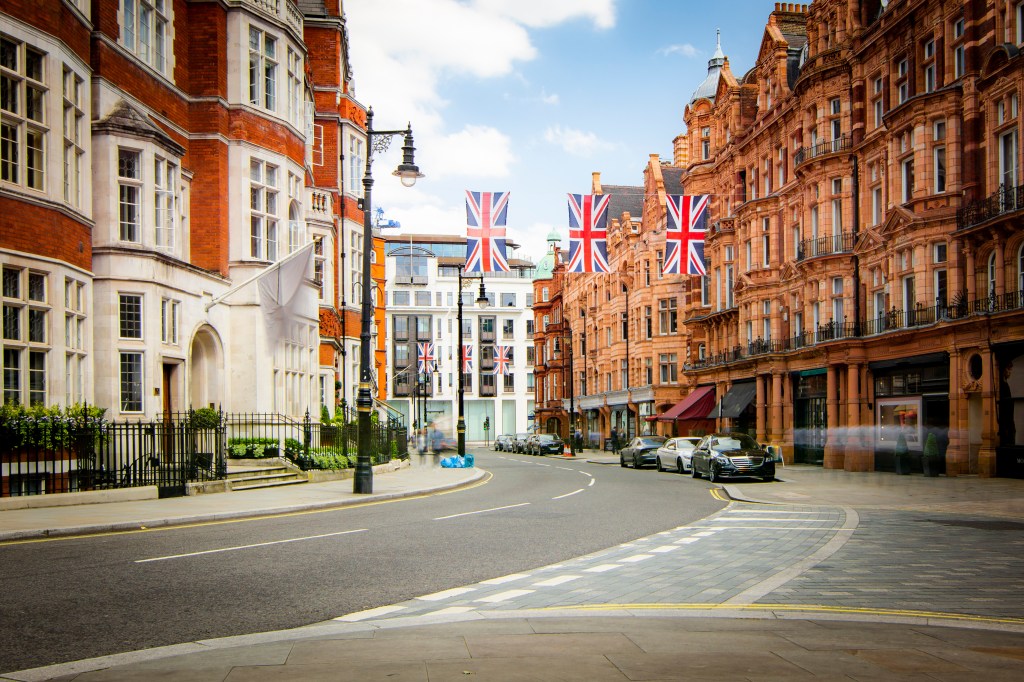 us expats buying luxury real estate in london